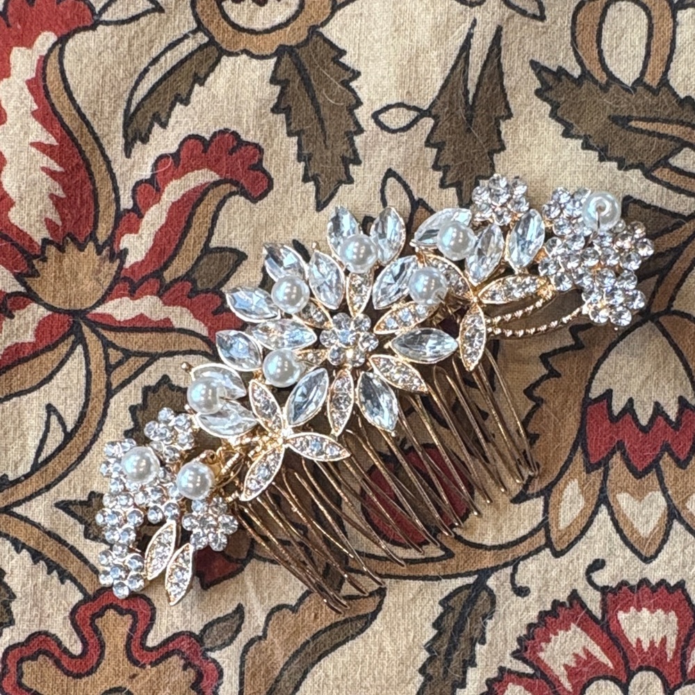 Luxury Bridal Crystal Pearl Hair Comb - Picture 2 of 6